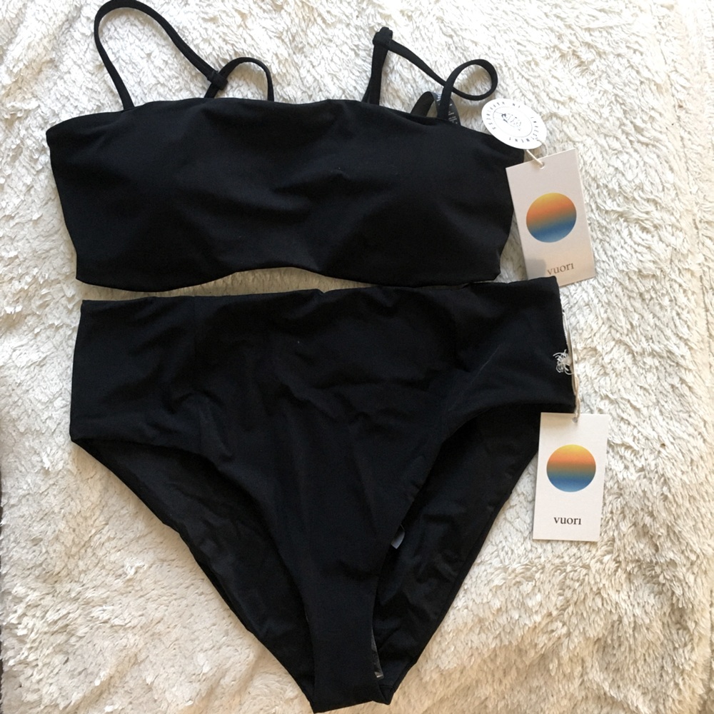 Vuori || Black Bikini || Top-M Bottoms-L